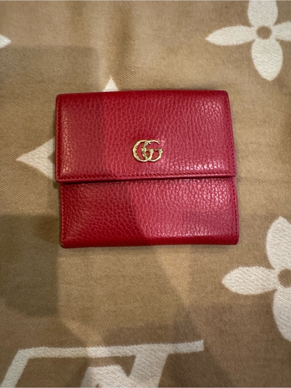 Gucci Red Pebbled Leather Compact Wallet with Gold Double G AUTHENTIC!! I